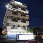 HOTEL ZERO 川越(川越市/ラブホテル)の写真『外観　夜』by じんだいじ