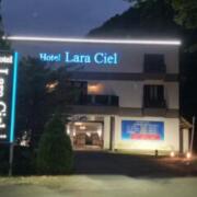 Hotel Lara Ciel（ララ・シエル）(松本市/ラブホテル)の写真『夜の外観』by まさおJリーグカレーよ