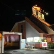 ホテル イタリアン(飯島町/ラブホテル)の写真『夜の外観』by まさおJリーグカレーよ