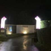 HOTEL Come on GOOOOON（カム オン グーン）(泉崎村/ラブホテル)の写真『夜の外観』by まさおJリーグカレーよ