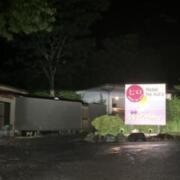 ホテル ナナッツ(石川町/ラブホテル)の写真『夜の外観』by まさおJリーグカレーよ