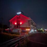 HOTEL LUCE（ルーチェ）(北九州市小倉南区/ラブホテル)の写真『夜の外観』by Sparkle