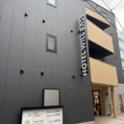 HOTEL WILL BASE 鶯谷(台東区/ラブホテル)の写真『昼の外観』by こねほ